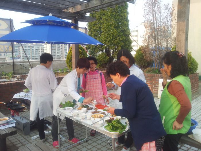 옥상텃밭 상추첫수확-삼겹살파티