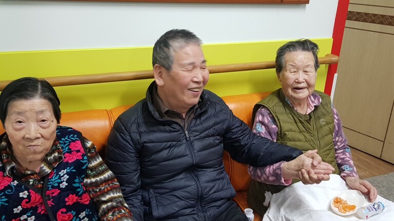 어르신 사진