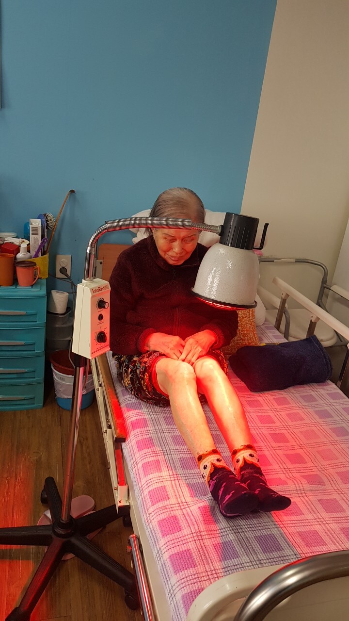 어르신 물리치료 사진